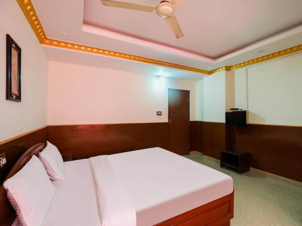 Capital O 84002 Hotel Top In Town President Kushālnagar Zewnętrze zdjęcie