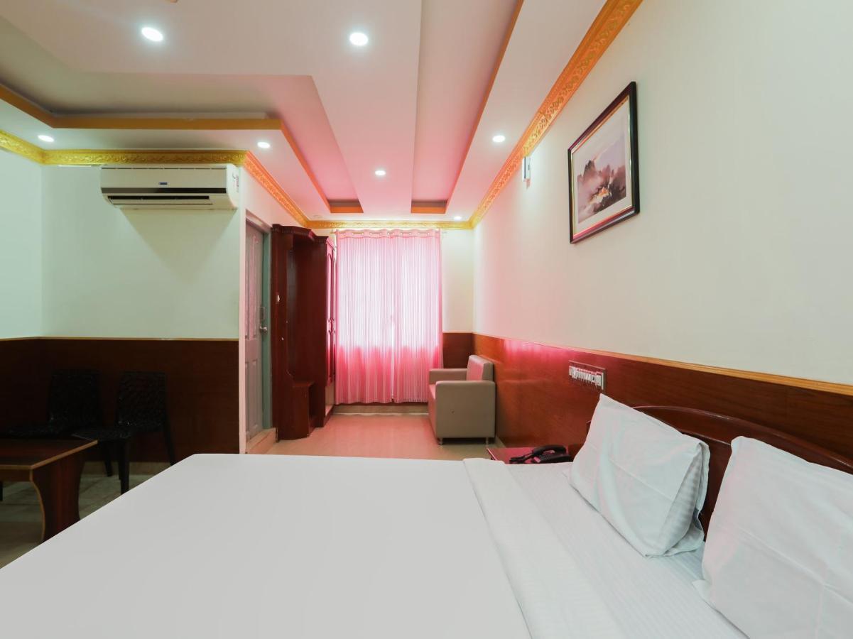 Capital O 84002 Hotel Top In Town President Kushālnagar Zewnętrze zdjęcie
